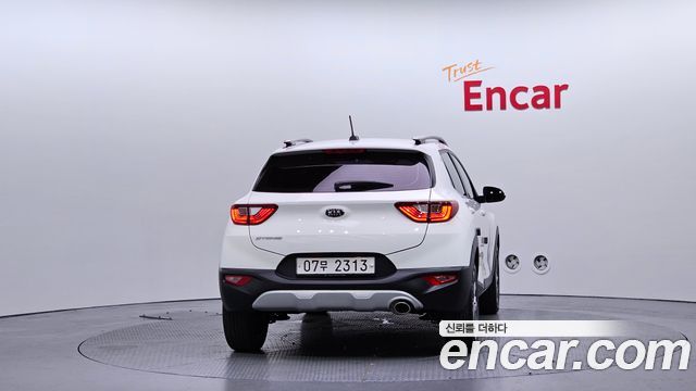 Kia Stonic 1.4 Trendy - фото 3