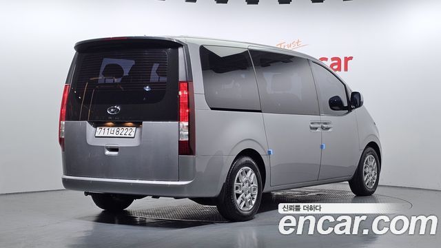Hyundai Staria Tourer 11-Seater Modern - фото 1