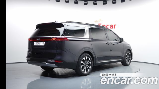 Kia Carnival 4-го поколения 9-Seater Signature - фото 1