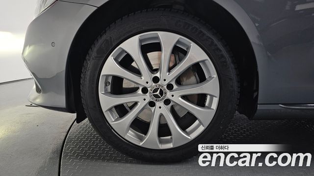 Mercedes-Benz E-Class W213 E300 Exclusive - фото 3