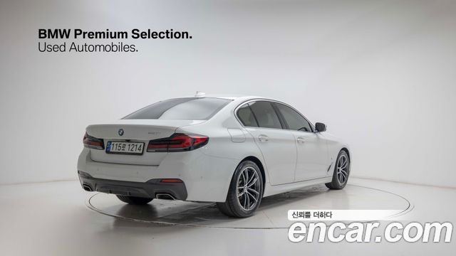 BMW 5-Series G30 520i M Sport - фото 1