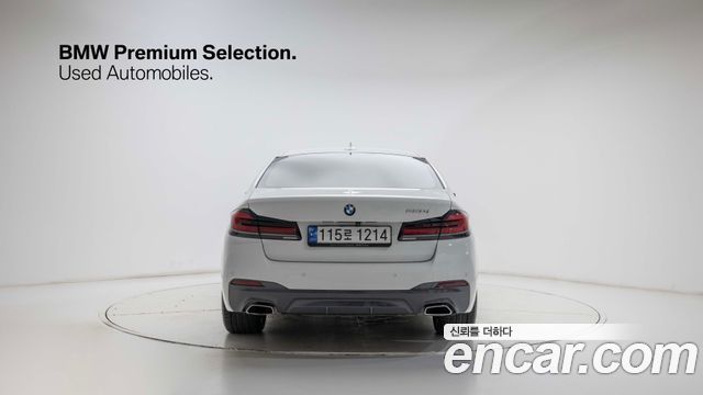 BMW 5-Series G30 520i M Sport - фото 3