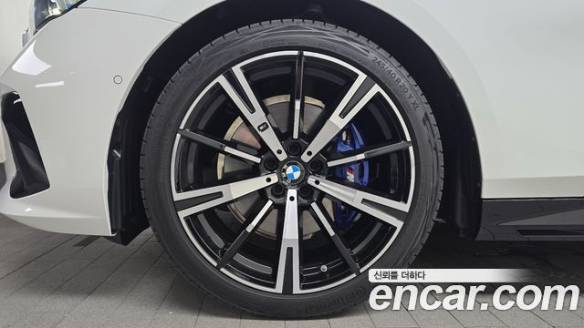 BMW 5-Series G60 530i xDrive M Sport - фото 4