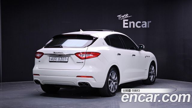 Maserati Levante 3.0 AWD GranLusso - фото 1