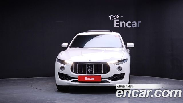 Maserati Levante 3.0 AWD GranLusso - фото 2