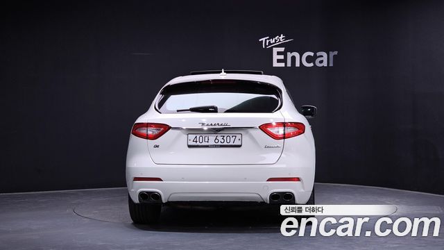 Maserati Levante 3.0 AWD GranLusso - фото 3