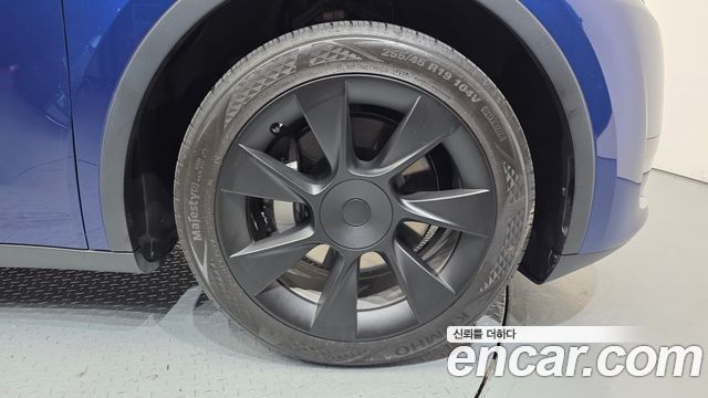 Tesla Model Y RWD - фото 4