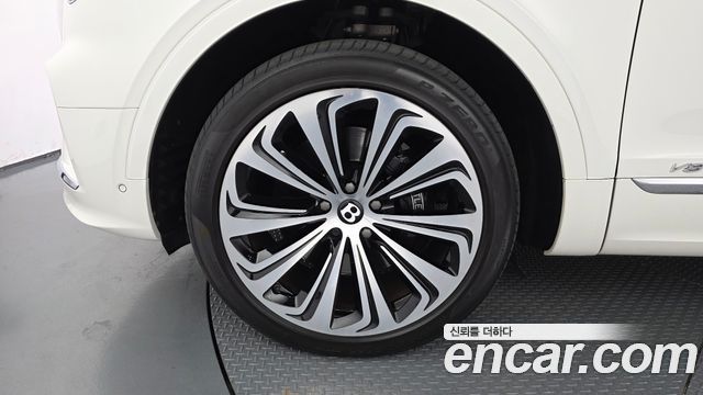 Bentley Bentayga 4.0 V8 - фото 4