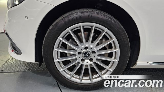 Mercedes-Benz E-Class W213 E220d 4MATIC Exclusive - фото 4