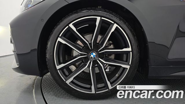 BMW 4-Series G22 420i M Sport Convertible - фото 4