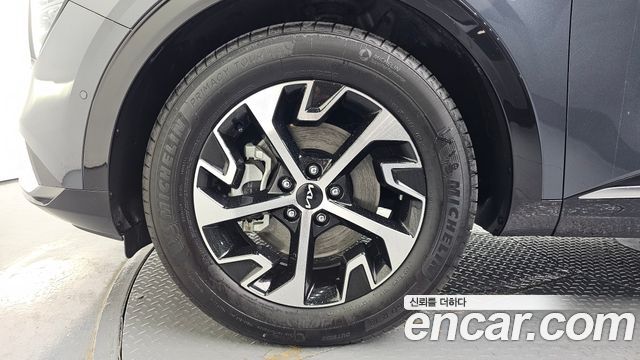 Kia Sportage 5-го поколения, гибрид Signature 2WD - фото 4