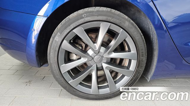 Tesla Model 3 Long Range AWD - фото 4