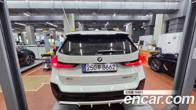 BMW X1 U11 xDrive 20i M Sport - фото 2