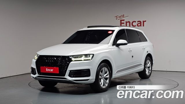 Audi Q7 45 TFSI Quattro - фото 0