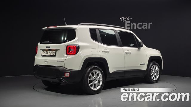 Jeep Renegade 2.4 Limited - фото 1