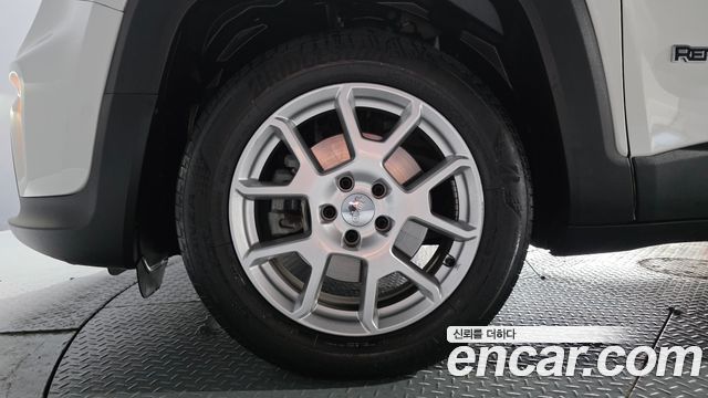 Jeep Renegade 2.4 Limited - фото 4