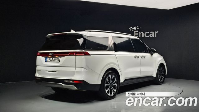 Kia Carnival 4-го поколения 9-Seater Noblesse - фото 1