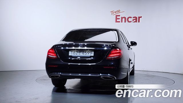 Mercedes-Benz E-Class W213 E300 4MATIC Exclusive - фото 3