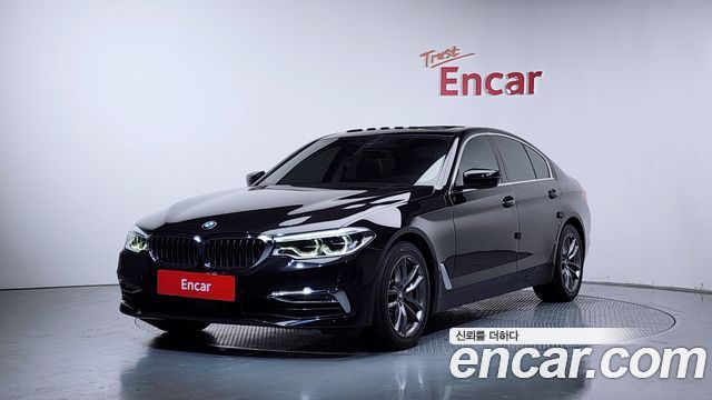 BMW 5-Series G30 530i Luxury Plus - фото 0