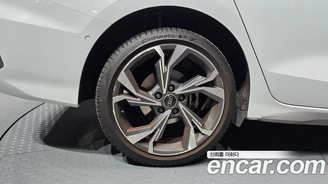 Audi A3 40 TFSI Premium - фото 4