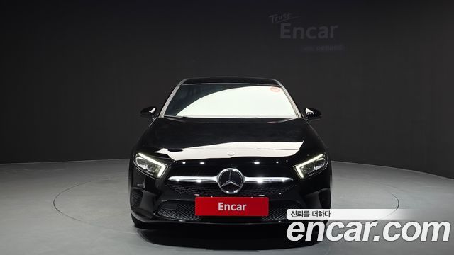 Mercedes-Benz A-Class W177 A220 Sedan - фото 2