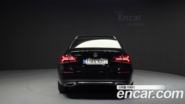 Mercedes-Benz A-Class W177 A220 Sedan - фото 3