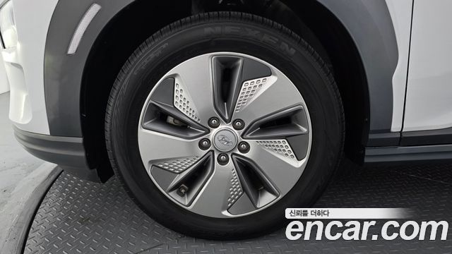 Hyundai Kona Premium - фото 4
