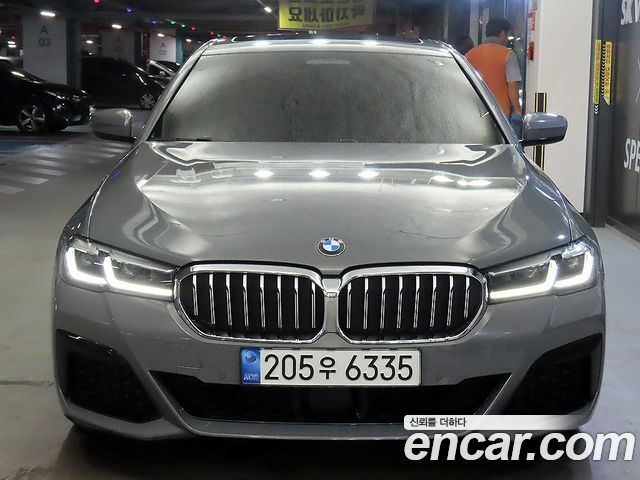 BMW 5-Series G30 520i M Sport - фото 1