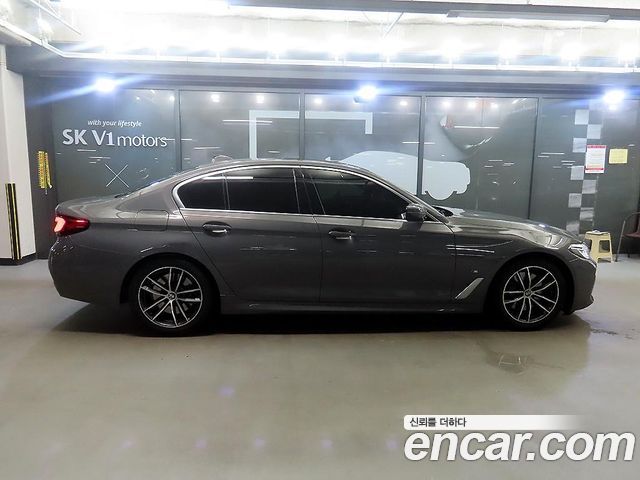 BMW 5-Series G30 520i M Sport - фото 2