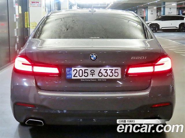 BMW 5-Series G30 520i M Sport - фото 4