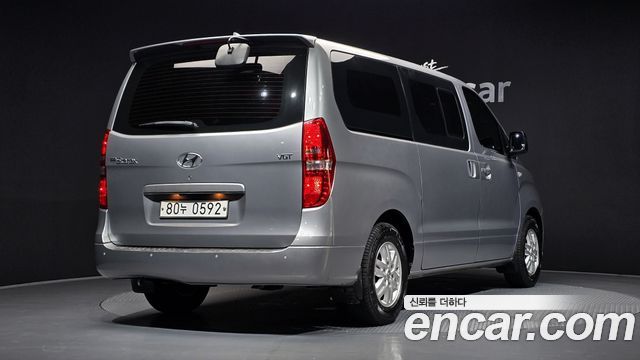 Hyundai Starex Новый Van 5-Seater Modern - фото 1