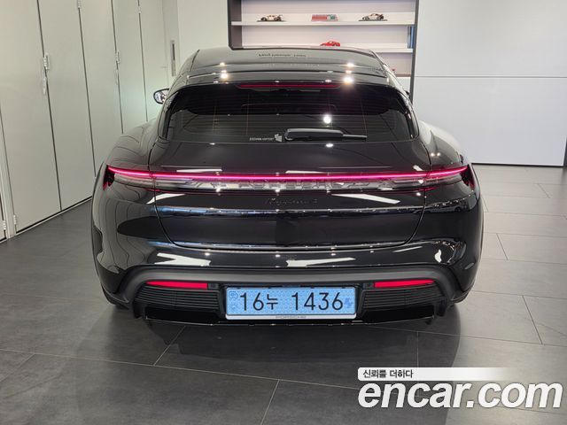 Porsche Taycan 4 Cross Turismo - фото 3
