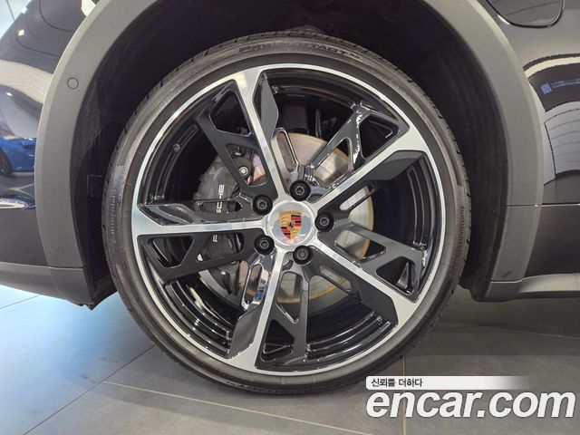 Porsche Taycan 4 Cross Turismo - фото 4