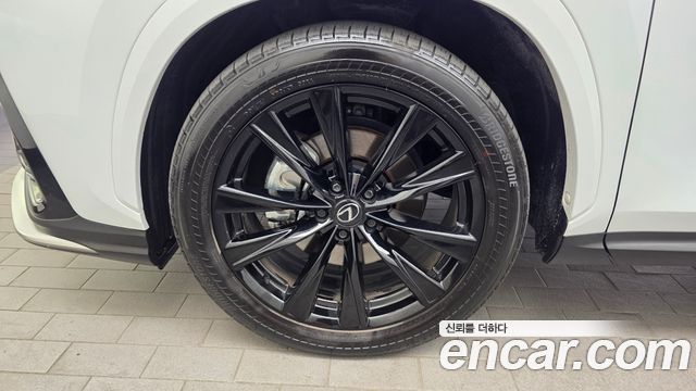 Lexus NX 2-го поколения F-Sport - фото 4