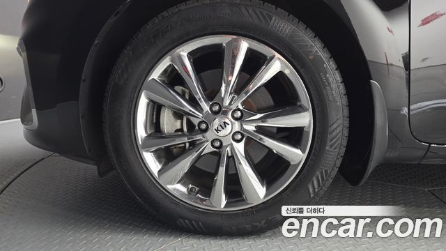 Kia Carnival Новый Gasoline 9-Seater Noblesse Special - фото 3