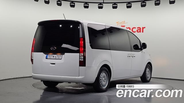 Hyundai Staria Tourer 11-Seater Smart - фото 1