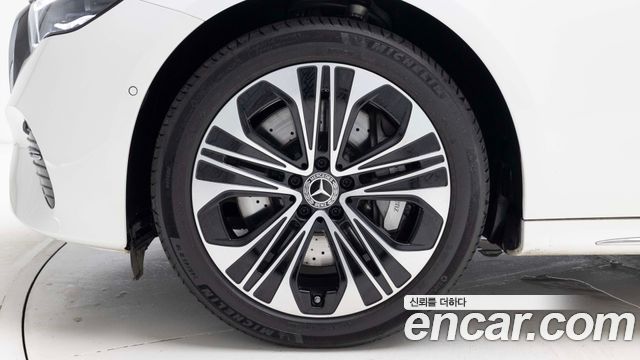 Mercedes-Benz E-Class W213 E350 4MATIC Exclusive - фото 4