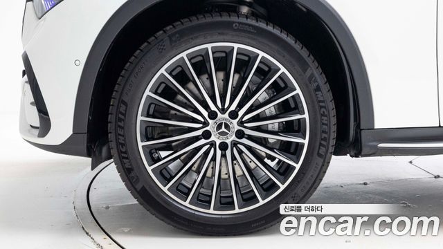 Mercedes-Benz GLC-Class X254 GLC300 4MATIC AMG Line - фото 4