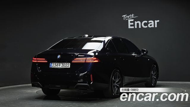 BMW 5-Series G60 520i M Sport - фото 1