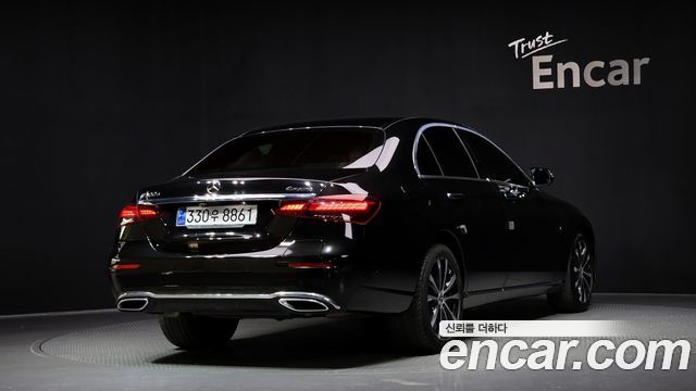 Mercedes-Benz E-Class W213 E300e 4MATIC Exclusive - фото 1