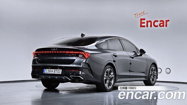 Kia K5 3-го поколения 2.0 Trendy - фото 1