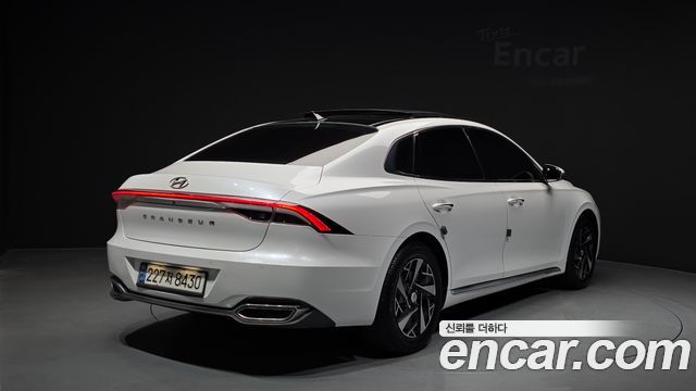 Hyundai Grandeur Новый IG, гибрид Premium Choice - фото 1
