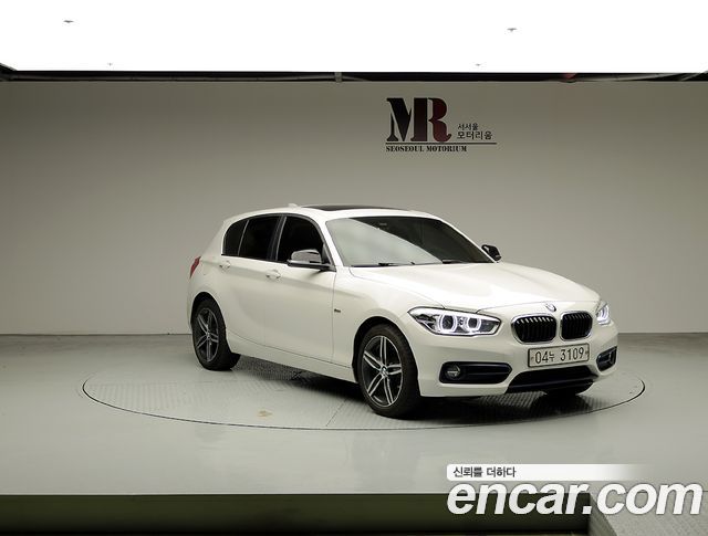 BMW 1-Series F20 118d Sport 5Door - фото 1