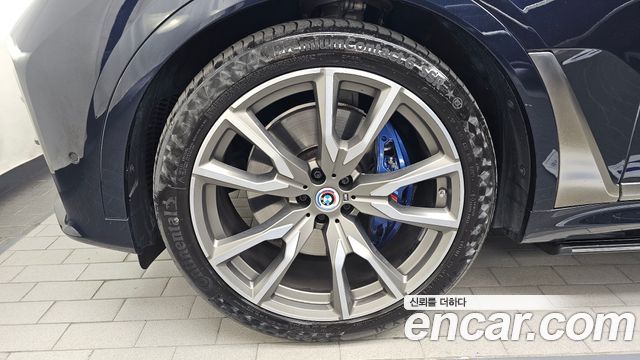 BMW X7 G07 M50i 6STR - фото 4