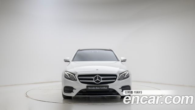 Mercedes-Benz E-Class W213 E300 4MATIC AMG Line - фото 2