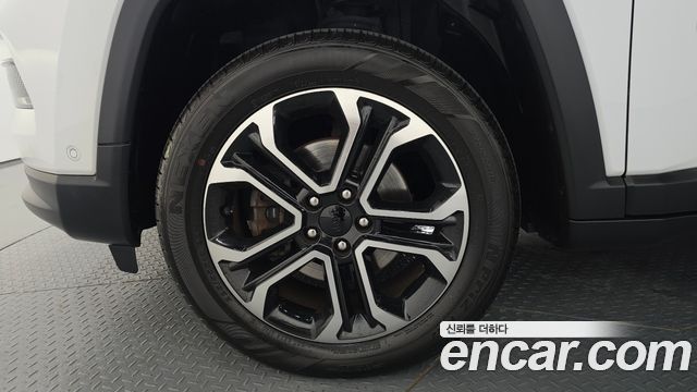 Jeep Compass 2-го поколения 2.4 Limitied AWD - фото 4