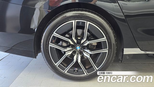 BMW 7-Series G70 740i xDrive M Sport - фото 4