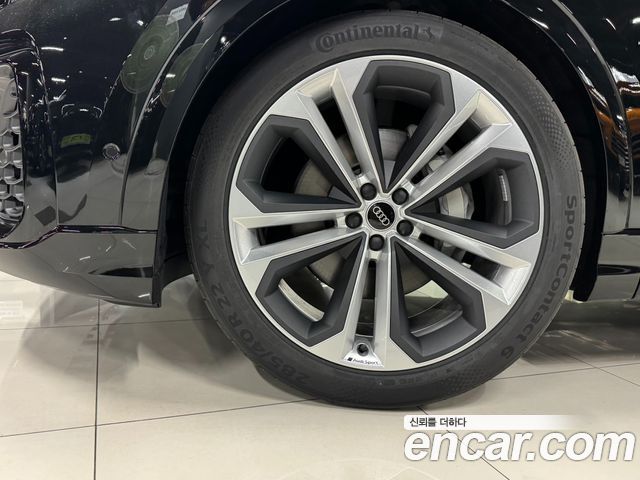 Audi Q8 55 TFSI Quattro Premium - фото 3