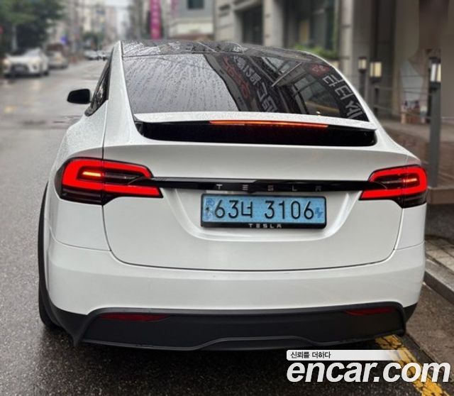Tesla Model X AWD - фото 1
