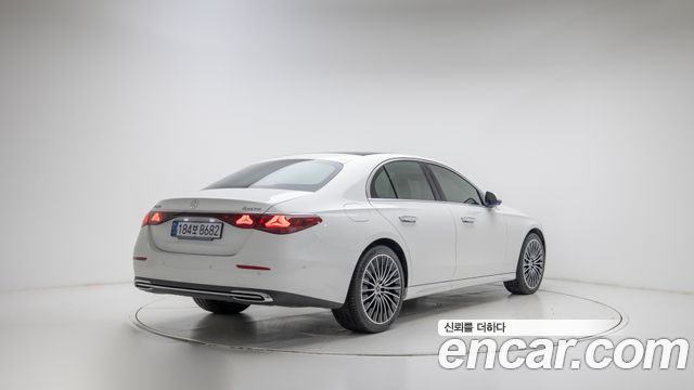 Mercedes-Benz E-Class W213 E450 4MATIC Exclusive - фото 1